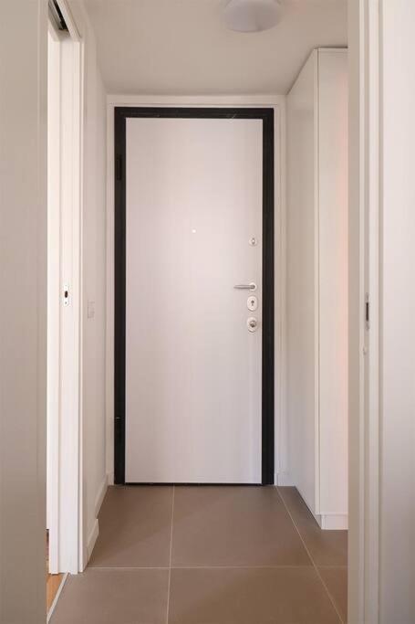 Appartement Bilocale Metro 4 Blu Frattini - Airport Linate à Milan Extérieur photo